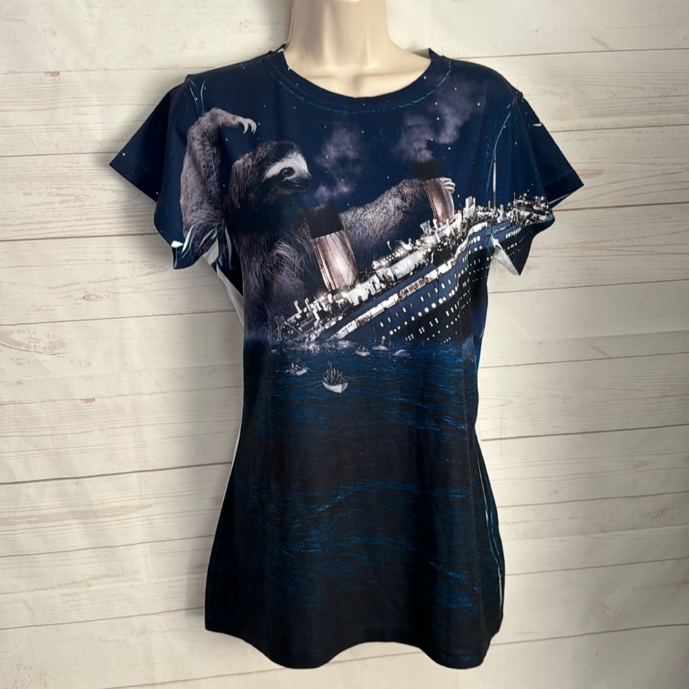 Sharp Shirter Size 2XL Sloth Titanic Parody Graphic T-Shirt Novelty T-Shirt